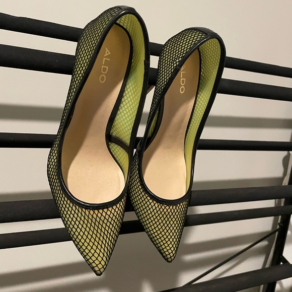 ALDO Neon stiletto with fishnet overlay - Picture 2 of 6